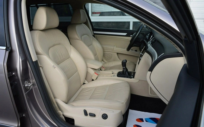 Skoda Superb cena 31000 przebieg: 226000, rok produkcji 2011 z Hrubieszów małe 781